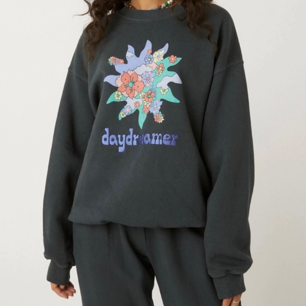 NEW Daydreamer Flower Logo Boyfriend Crew Neck Sweatshirt Vintage Black - Picture 2 of 7